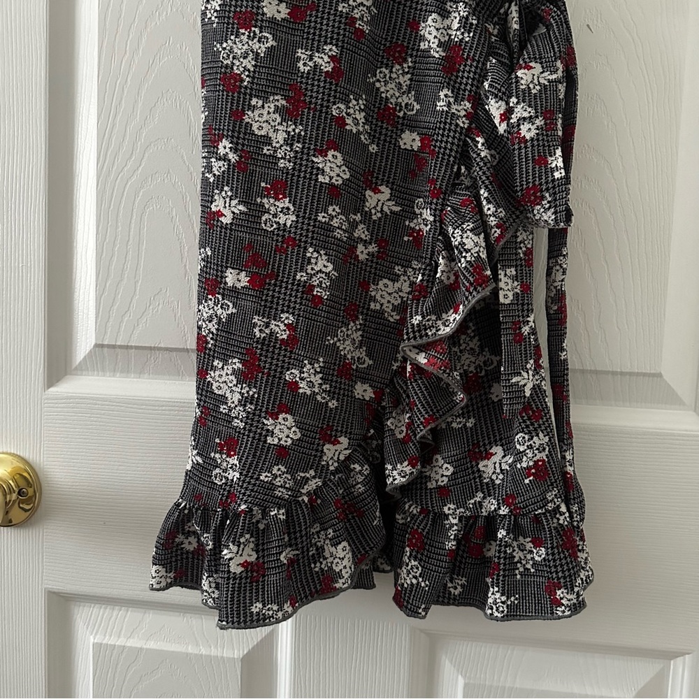Floral Ruffle Wrap Dress - Picture 4 of 5